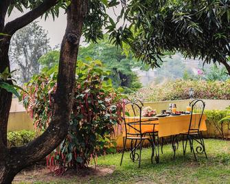 Aparthotel Jardin Tropical - Buyumbura - Patio