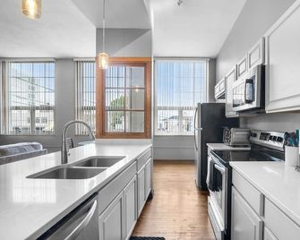 Unique and Charming Downtown Apt - Newark
