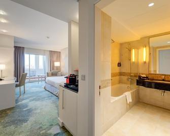 Millennium Lakeview Hotel - Dubai - Bedroom