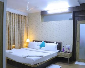 Hotel Embassy Latur - Latur - Bedroom