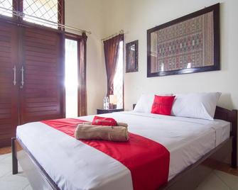 RedDoorz Syariah near Ngade Lake - Ternate