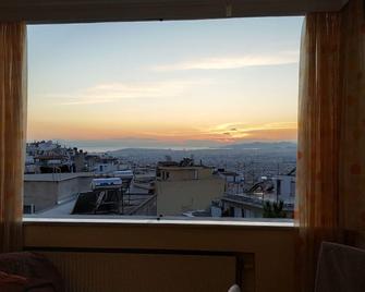 Private pool & Panorama View on Athens center Hill - Atenas - Balcón