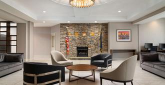DoubleTree by Hilton Pittsburgh Airport - מון טאונשיפ - טרקלין