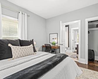 Fresh, Contemporary 2BR Home in Downtown Royal Oak - Royal Oak - Quarto