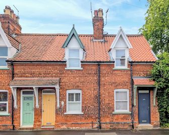 2 bedroom accommodation in Beverley - Beverley - Edificio