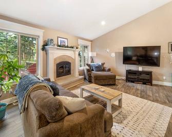 Perfect location to relax, unwind, renew and enjoy San Juan Island - Roche Harbor - Sala de estar