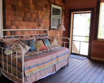 Private Cottage with Waterfront - Lake Clear - Living room