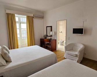 ホテル ベイラ マル - アングラ・ド・エロイーズモ - 寝室