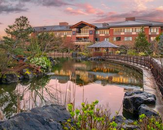 Best Western Premier Boulder Falls Inn - Lebanon - Edificio