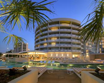 DoubleTree by Hilton Cairns - Cairns - Building