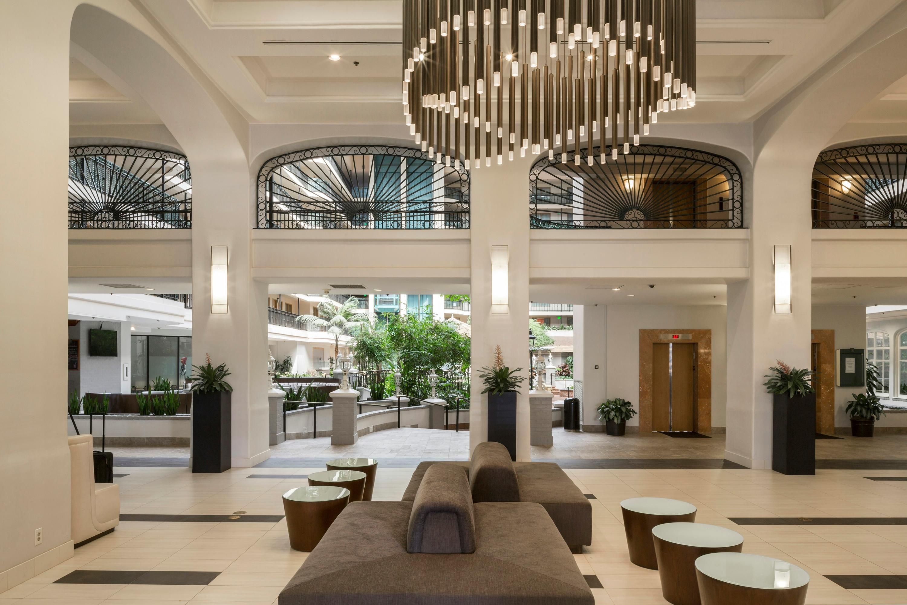 Embassy Suites by Hilton Anaheim North - Anaheim - Resepsjon
