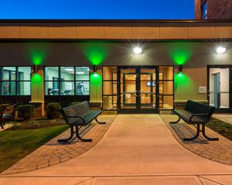 Holiday Inn Saratoga Springs - Saratoga Springs - Bygning