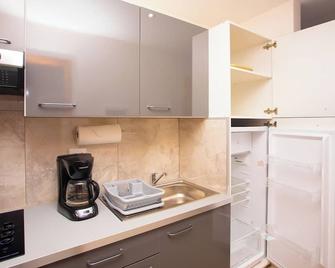 Diamond Gems - Near Airport, Simpsonbay, Beach, Food - Cole Bay - Kitchen