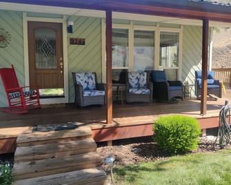 Perfect Riverfront Getaway! - Riggins - Patio