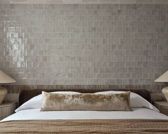 The Bow Hotel - Portsmouth