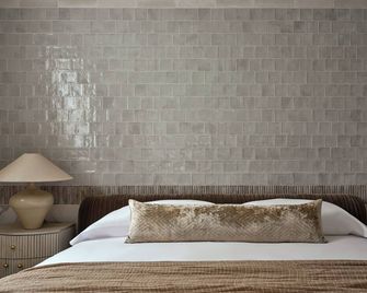 The Bow Hotel - Portsmouth