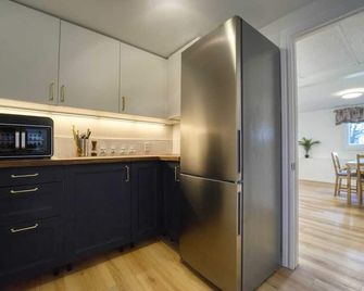 Cozy apartment in enchanting Hammonds Plains with everyting you need. - Hammonds Plains - Kitchen