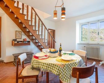 Stunning Home In Marciana - Marciana Marina - Spisesal