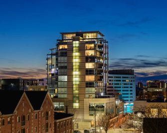 hotelVetro Iowa City, Tapestry Collection by Hilton - Iowa City - Bâtiment