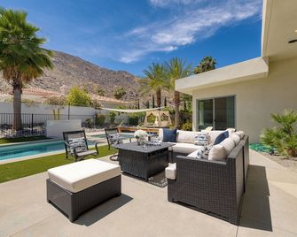 Villa Valentina by AvantStay Pool Hot Tub Views Luxury Design - Palm Springs - Pool