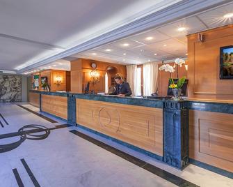 Grand Hotel Bonanno - Pisa - Front desk