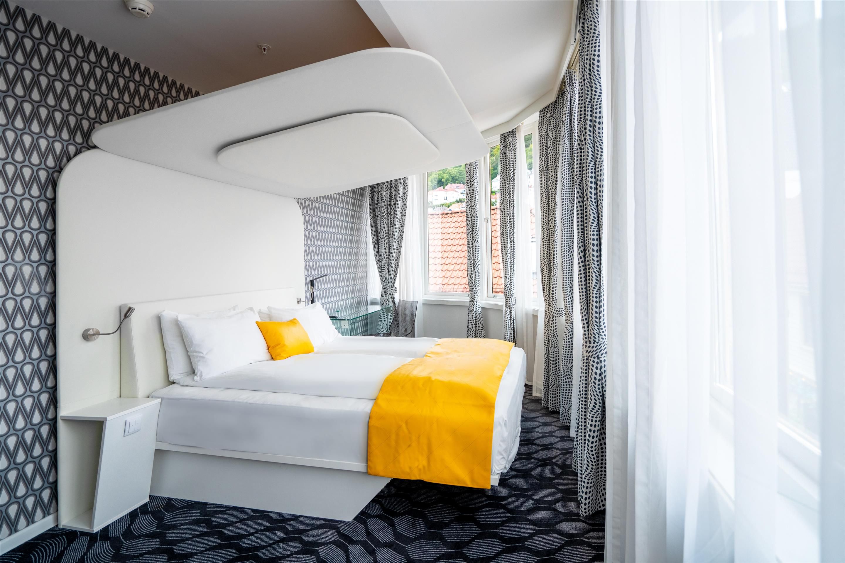 ماجيك هوتل بيرجين سيتي سنتر، إميمبر أوف راديسون إنديفيدوالز