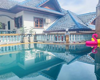 Phuket Patong Plan B house - Patong - Pool