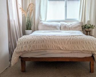 Cozy 1 Bedroom Apartment in Denver - Denver - Schlafzimmer