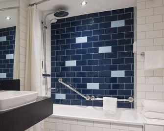 Holiday Inn Mansfield - Alfreton by IHG - Alfreton - Bathroom