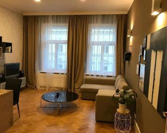 Holec Apartments - Прага - Вітальня