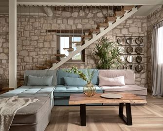 Conte Nobile Villa, a Rejuvenating Retreat, By ThinkVilla - Xirokastello - Living room