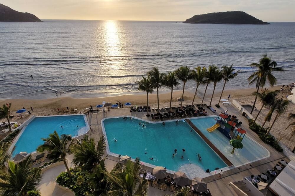 Viaggio Resort Mazatlán - Mazatlán - Svømmebasseng
