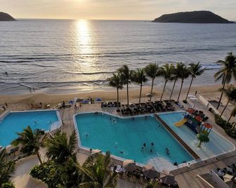 Viaggio Resort Mazatlán - Mazatlán - Piscine