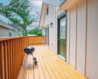 Spacious Delightful 4 Br 3 Ba Close To Downtown - San Antonio - Balcón