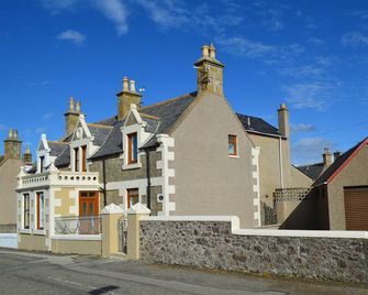 The View 3-Bed Cottage Findochty Buckie Moray - Buckie - Edificio