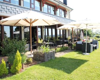 Hôtel Restaurant N 4 - Martelange - Innenhof