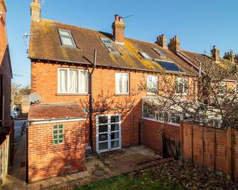 Pass the Keys Cute flat in Tonbridge - Tonbridge - Building