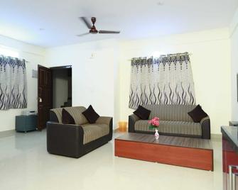 Tranquil Orchid Serviced Apartment - Bangalore - Huiskamer