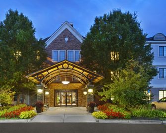 Staybridge Suites Detroit-Utica By IHG - Utica - Gebouw