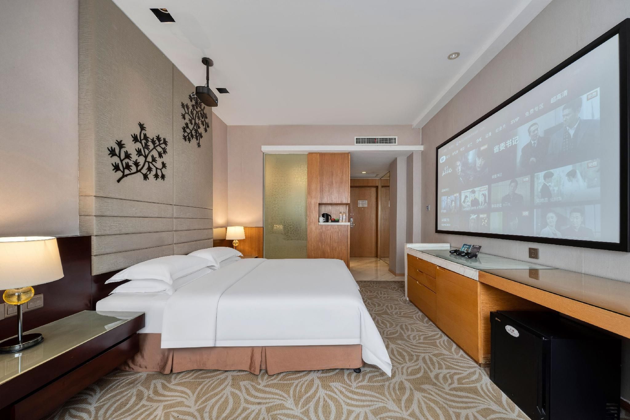 East Harbour Hotel - נינגבו - חדר שינה