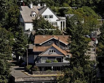Cozy 3 Room Studio apartment in Downtown Juneau - Juneau - Building