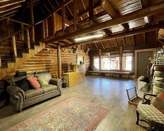 Island Park Lodge - Island Park - Lobby