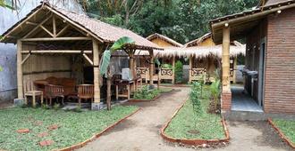 Java Bamboo Guesthouse - Malang - Patio