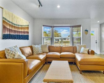 Cozy Coastal Bungalow in Crescent City - Crescent City - Stue