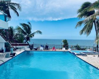 Ventana al Atlantico Boutique Hotel at Arecibo 681 Ocean Drive - Arecibo - Pool