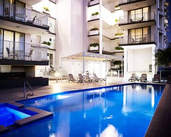 Ocean Views Resort - קלונדרה - בריכה