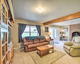 Walkout Apartment w/ Mtn View on Cortez Ranch - Cortez - Sala de estar