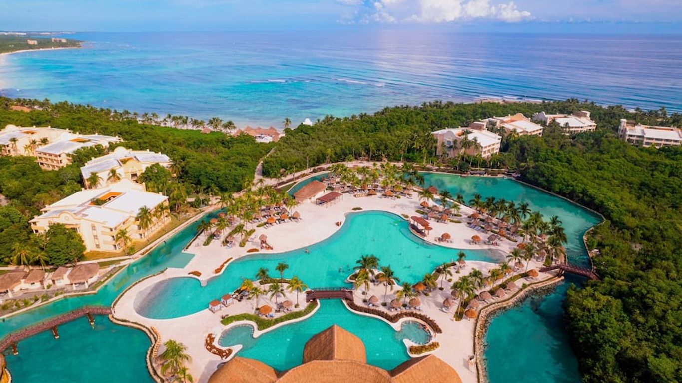 Grand Palladium White Sand Resort & Spa