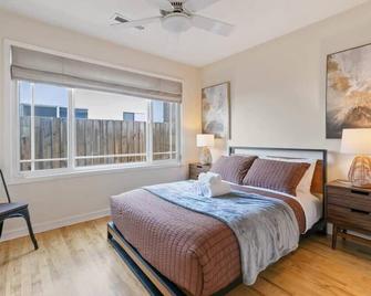 @ Marbella Lane - Modern and Sleek Home in Redwood - Redwood City - Bedroom