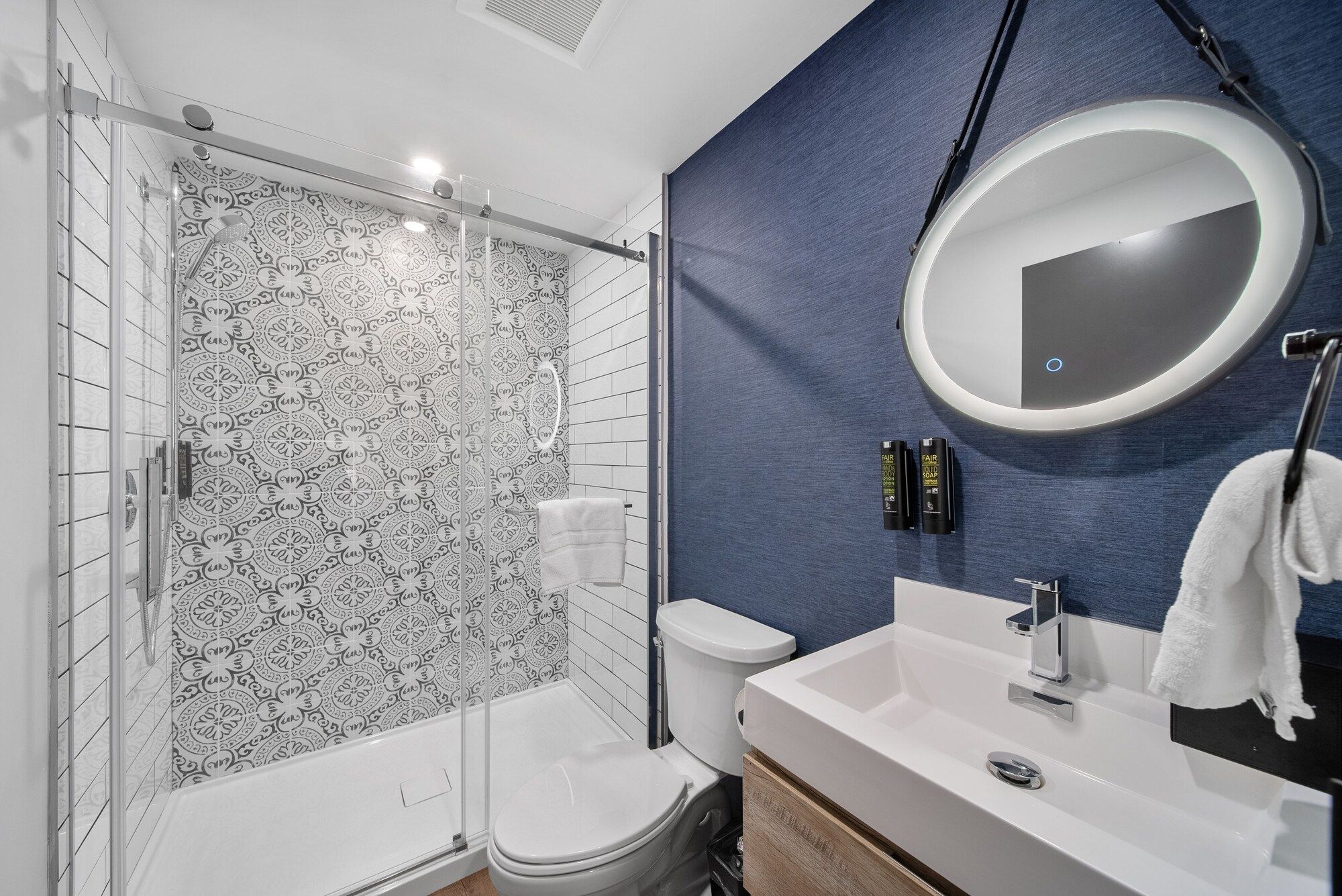 Bathroom view of Cannery Lofts Niagara